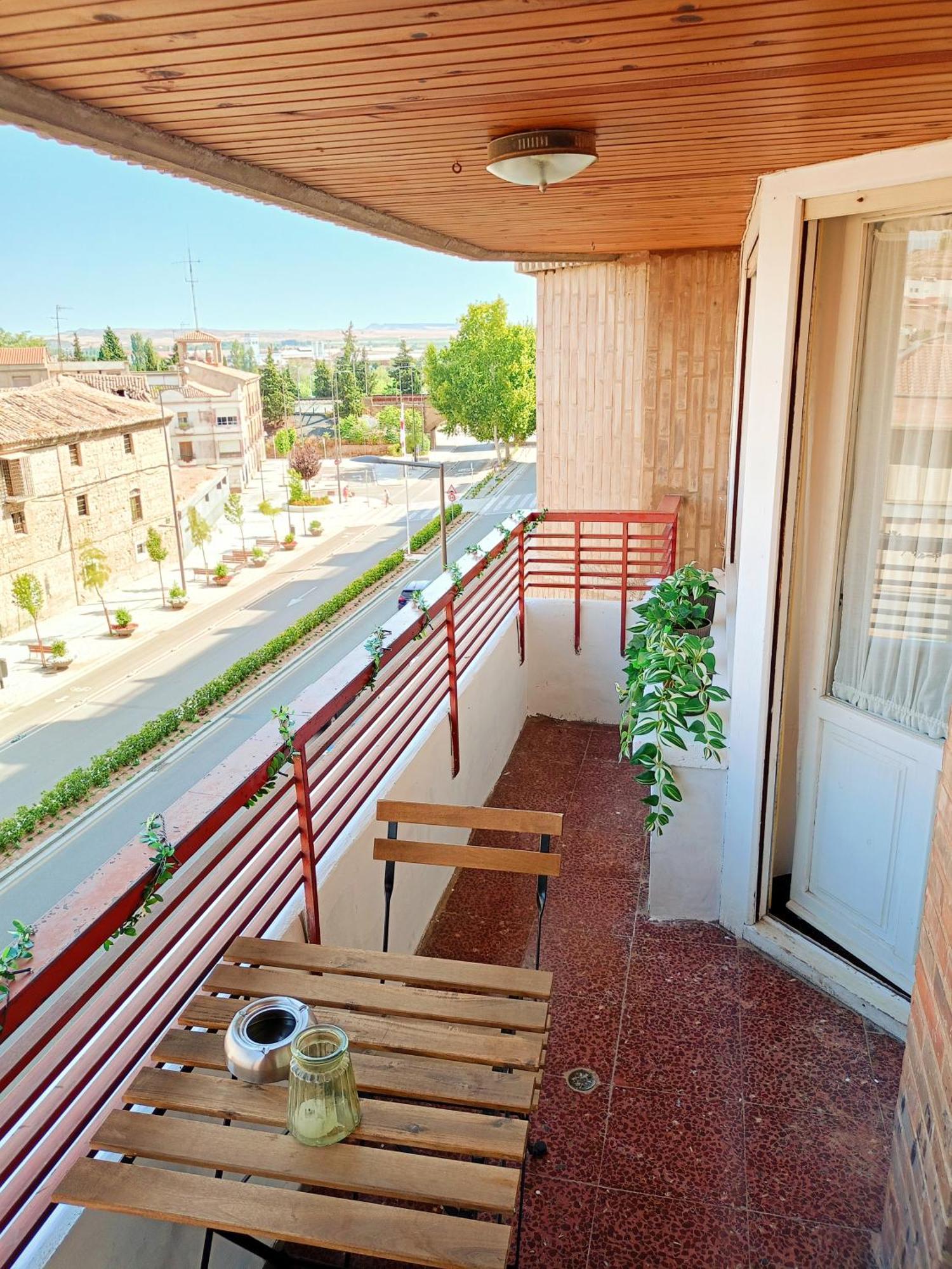 Pension Las Hojas Tudela Exterior foto