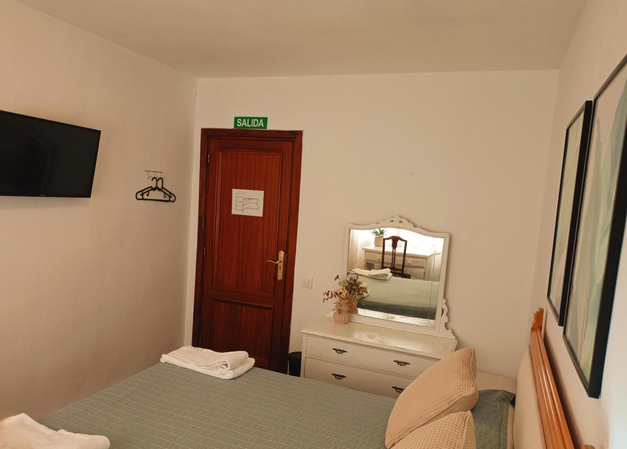 Pension Las Hojas Tudela Exterior foto